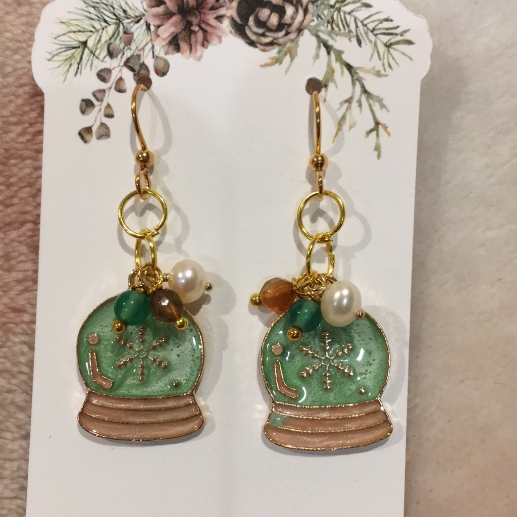 Christmas Holiday Snowglobe Pearl Glass Charm Pierced Earrings Nwt Handcrafted